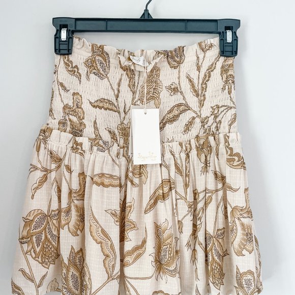 Amyris Valdis shirred mini skirt from Tigerlily in a size 2 NWT - Picture 3 of 6